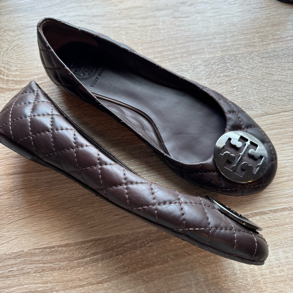 Women’s Tory Burch Quinn Quilted Leather Flats Size 8
Office Wear Career Casual